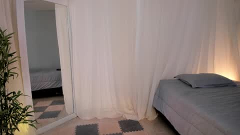 Lia Sweet online show from 04/17/26, 03:59