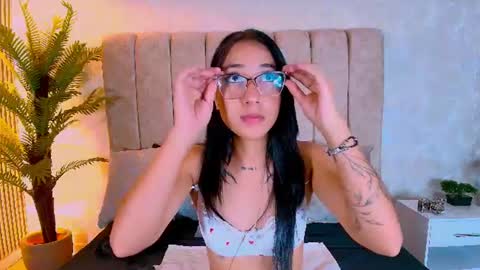 Snapshot of liia_turner chatting on 07/16/26, 05:41 LIIA online show from 07/16/26, 05:41