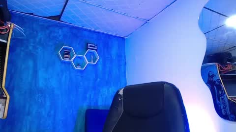 Daniel online show from 01/05/25, 04:27