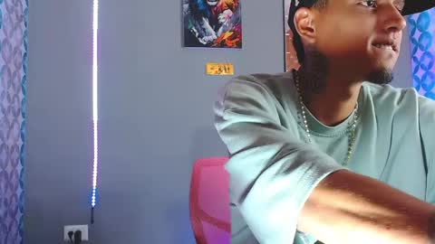 Snapshot of liiaam_lee_ chatting on 05/01/26, 09:19 Daniel online show from 05/01/26, 09:19