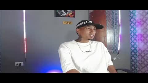Snapshot of liiaam_lee_ chatting on 05/11/26, 09:34 Daniel online show from 05/11/26, 09:34
