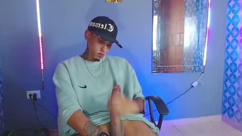 Snapshot of liiaam_lee_ chatting on 05/15/26, 12:39 Daniel online show from 05/15/26, 12:39