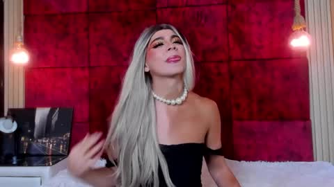 liiacollins online show from 10/09/25, 08:07