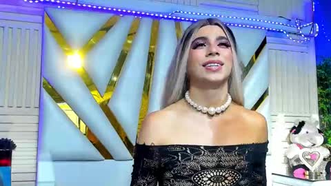 liiacollins online show from 10/28/25, 09:39