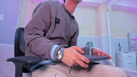 Snapshot of liiamhudson_ chatting on 03/02/25, 08:05 L I I A M online show from 03/02/25, 08:05