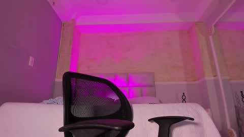 Snapshot of liiamhudson_ chatting on 03/04/25, 08:35 L I I A M online show from 03/04/25, 08:35