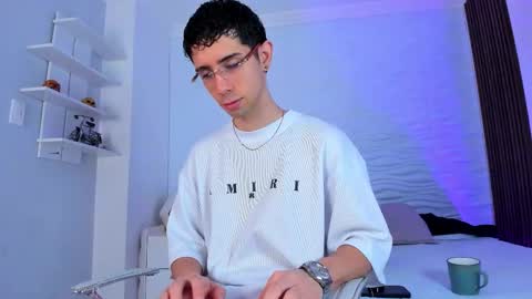 Snapshot of liiamhudson_ chatting on 09/27/25, 06:13 L I I A M online show from 09/27/25, 06:13