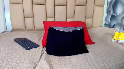 Miia online show from 02/05/26, 07:40