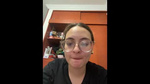 liilaaaa23 online show from 10/10/25, 10:31