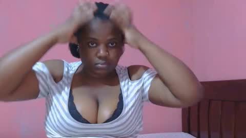 Snapshot of liilcutiee chatting on 09/24/25, 11:08 Lily online show from 09/24/25, 11:08