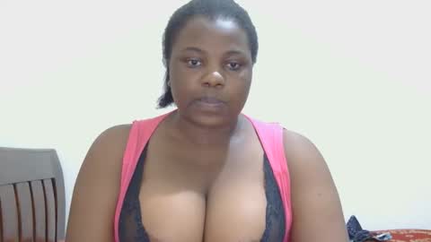 Snapshot of liilcutiee chatting on 11/23/25, 08:30 Lily online show from 11/23/25, 08:30