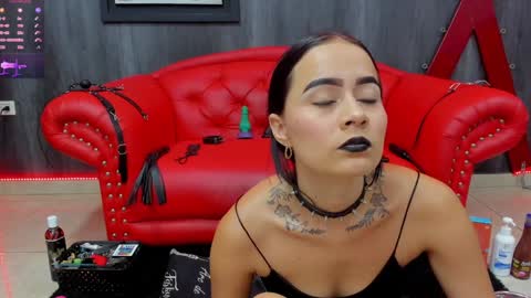 Nini - online show from 01/14/25, 03:36