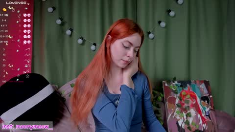 Snapshot of lika_moon chatting on 12/30/24, 06:31 Lika online show from 12/30/24, 06:31