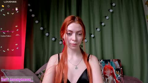 Snapshot of lika_moon chatting on 01/08/25, 04:44 Lika online show from 01/08/25, 04:44