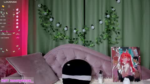 Snapshot of lika_moon chatting on 01/21/25, 05:16 Lika online show from 01/21/25, 05:16