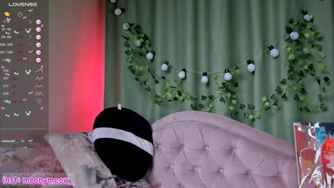 Snapshot of lika_moon chatting on 01/25/25, 04:45 Lika online show from 01/25/25, 04:45