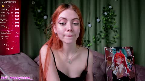 Snapshot of lika_moon chatting on 02/08/25, 05:08 Lika online show from 02/08/25, 05:08