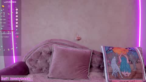 Snapshot of lika_moon chatting on 02/24/25, 08:38 Lika online show from 02/24/25, 08:38