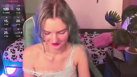 lika_sky online show from 10/20/25, 06:25
