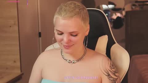 likaaberry online show from 12/17/25, 03:29