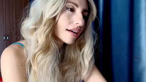 Mia                   Onlyfans link -  online show from 09/10/25, 06:35