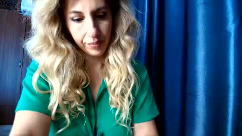 Snapshot of like_firebird chatting on 06/30/26, 04:24 Mia Onlyfans link - online show from 06/30/26, 04:24