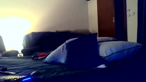 Snapshot of likthat121 chatting on 12/22/24, 01:00 likthat121 online show from 12/22/24, 01:00