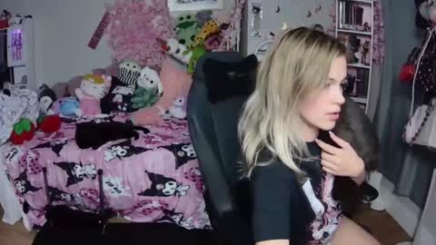 Lil Bunny online show from 01/02/25, 12:13