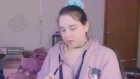 Snapshot of lil_alison_heart chatting on 01/14/25, 04:40 Lil Alison Heart online show from 01/14/25, 04:40