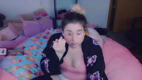 Snapshot of lil_alison_heart chatting on 02/24/25, 02:15 Lil Alison Heart online show from 02/24/25, 02:15