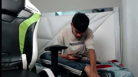 LIAM online show from 12/20/25, 03:35