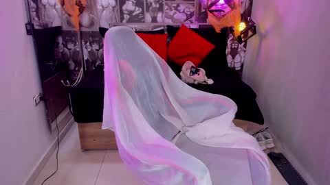 Lili Cey online show from 10/21/25, 08:42