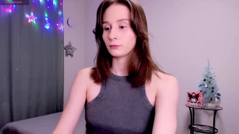 Snapshot of lil_ember chatting on 12/18/24, 08:57 Little Amber Guys please if its not difficult for you give it a thumbs up online show from 12/18/24, 08:57