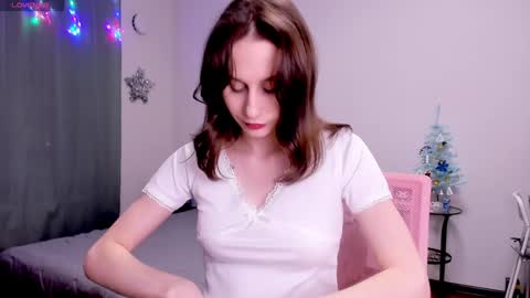 Snapshot of lil_ember chatting on 12/23/24, 12:03 Little Amber Guys please if its not difficult for you give it a thumbs up online show from 12/23/24, 12:03