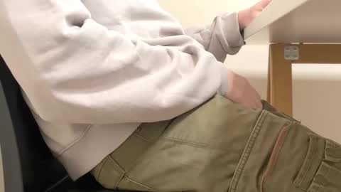 Snapshot of lil_j_ chatting on 01/13/26, 11:04 lil_j_ online show from 01/13/26, 11:04