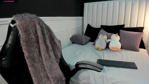 Lila  online show from 03/27/26, 05:12