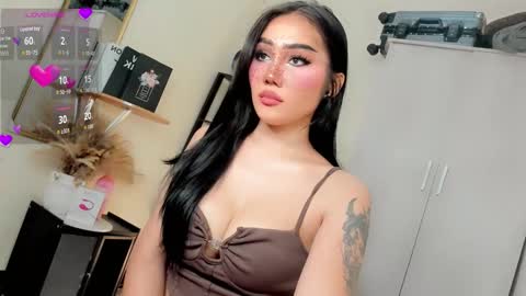 Snapshot of lil_m1ss_silly chatting on 10/30/25, 08:42 Miss Lily online show from 10/30/25, 08:42