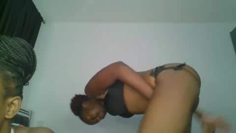 Snapshot of lil_meg chatting on 02/25/26, 07:01 lil_meg online show from 02/25/26, 07:01