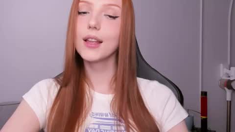 Snapshot of lil_pumpkinpie chatting on 02/22/25, 10:51 Val online show from 02/22/25, 10:51