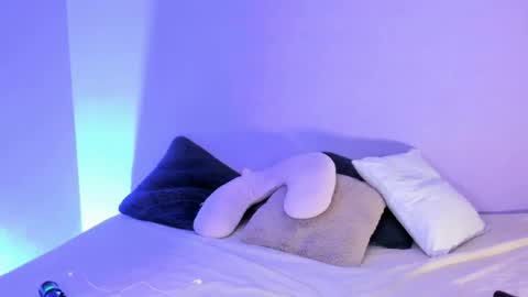 Lola online show from 03/10/25, 12:29