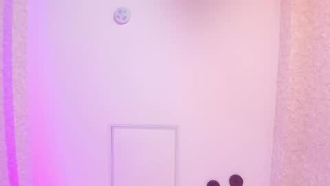 L I L A   online show from 02/04/25, 09:41