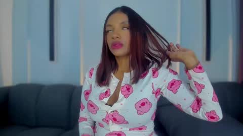 L I L A   online show from 02/10/25, 09:36