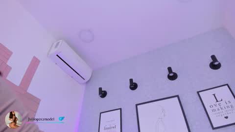 L I L A   online show from 11/06/25, 09:54