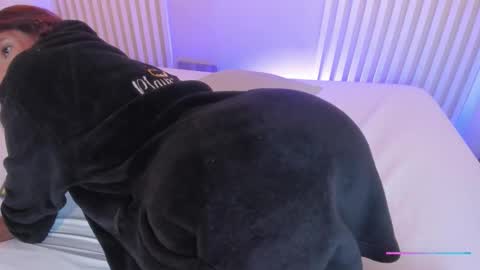 L I L A   online show from 11/08/25, 03:39