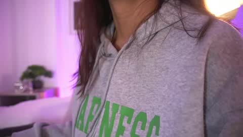 L I L A   online show from 05/15/26, 03:57