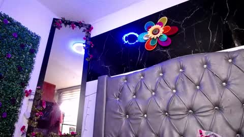   online show from 01/28/25, 12:43