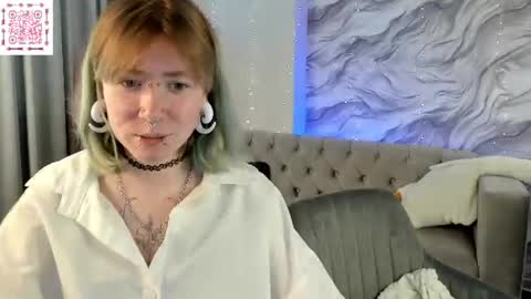 Snapshot of lilac_muse chatting on 06/18/26, 11:25 Lili online show from 06/18/26, 11:25