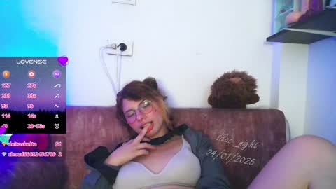 Jen online show from 01/24/25, 02:08