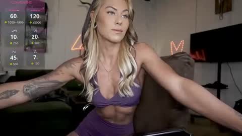 Snapshot of lilah_fit chatting on 07/24/26, 10:08 Lilah Fit online show from 07/24/26, 10:08