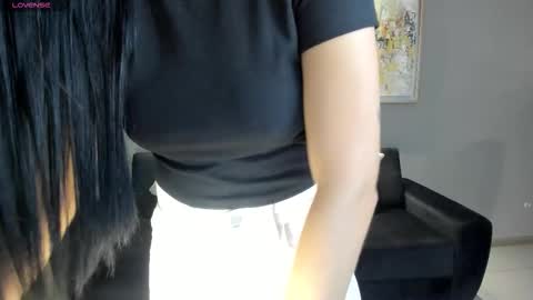 Lila West online show from 10/28/25, 11:25